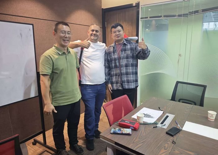 Customer visiting ANTE 34