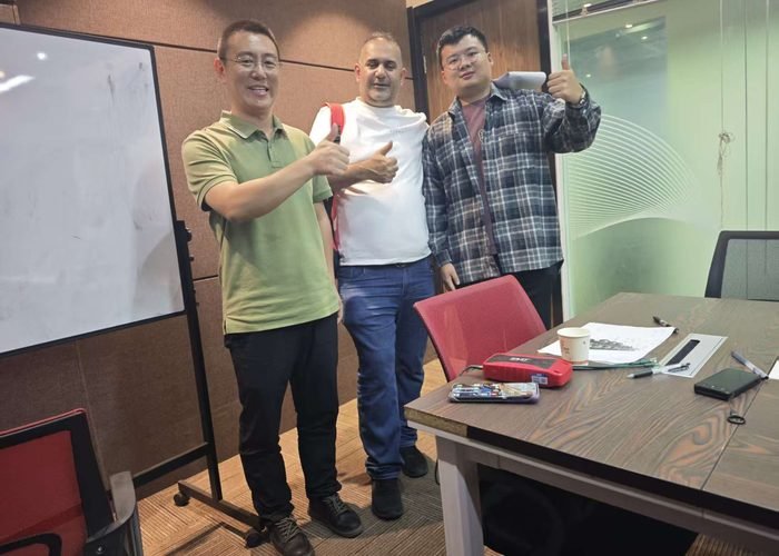 Customer visiting ANTE 37