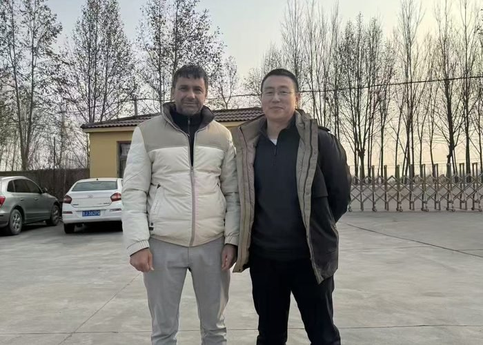 Customer visiting ANTE 41