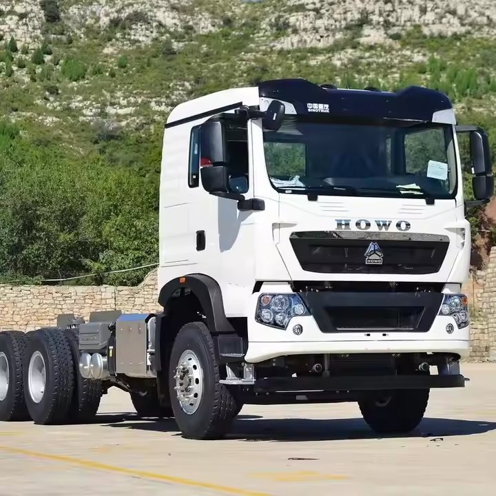 HOWO NX 6x4 Tractor Truck photo 2